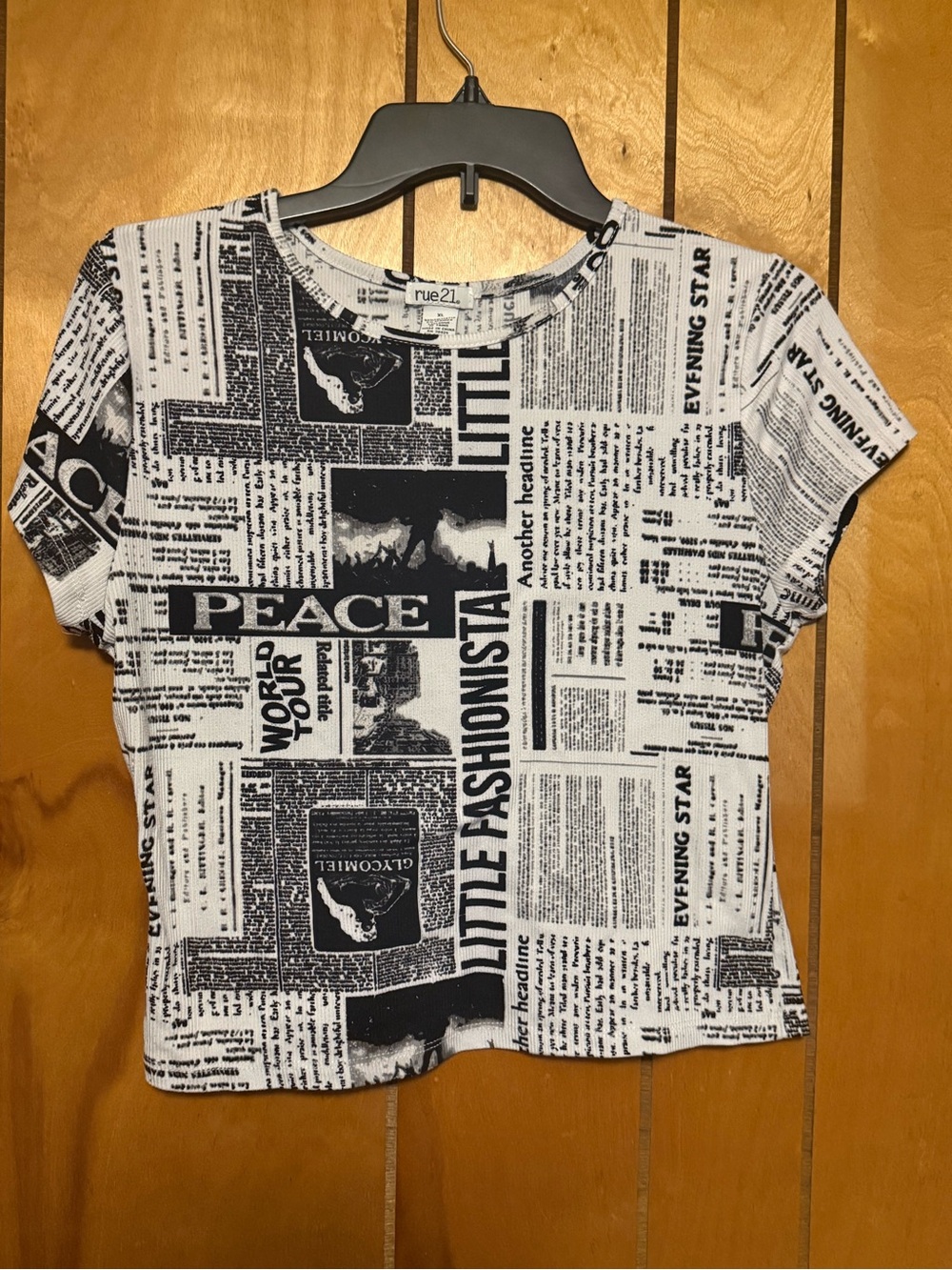 rue21 Black & White Crop Top